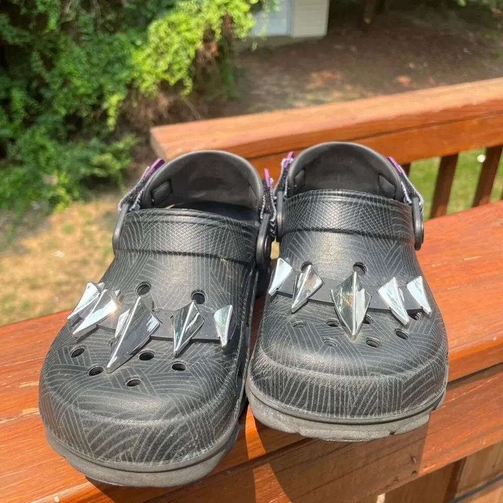 Youth 1 Crocs x Marvel Black Panther Black and Silver Clogs